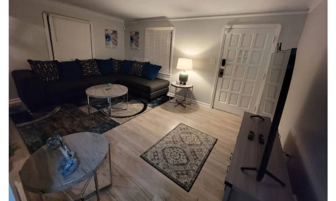 Cuyahoga County Casa | The Billiards Bungalow spacioius