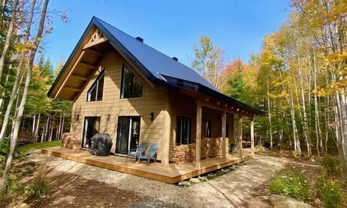 Saint-Tite-des-Caps Chalet De Esquí | The Birch House - Cottage with spa located 10 min from Le Massif de Charlevoix