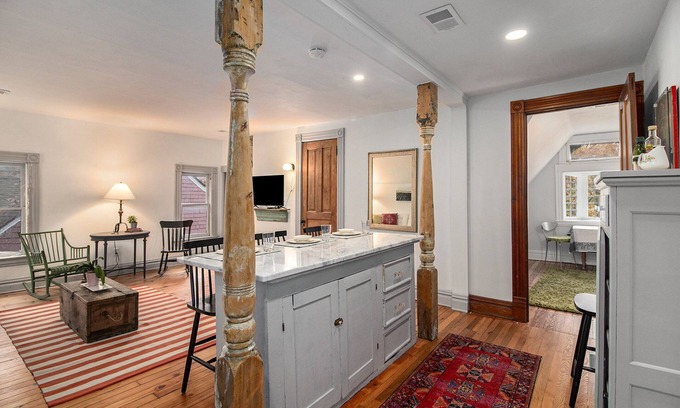 Grand Rapids Apartamento | " The Bird's Nest" - a lovely downtown apartment with vintage charm in downtown