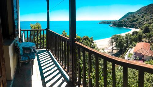 Papa Nero Casa | The Bird's Sea View