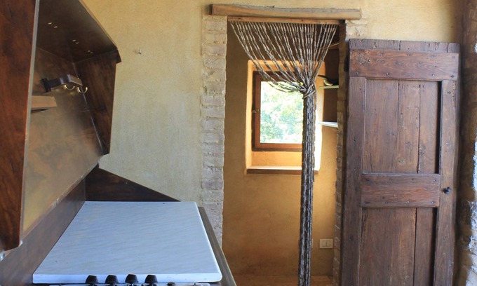 Simignano Apartamento | The Bishop Apartment