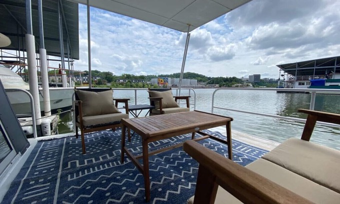 Downtown Knoxville Alquiler De Eote | The Black Dog. Houseboat In DT Knox