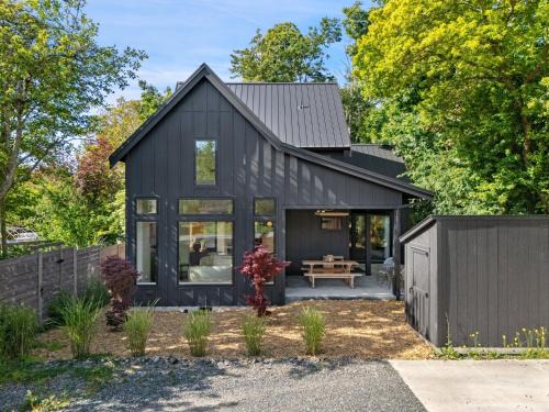 Fairhaven Casa | The Black Squirrel In Fairhaven