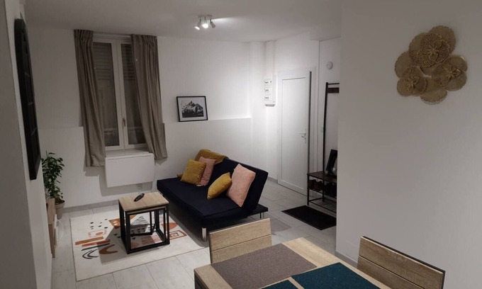 Chalette-sur-Loing Casa | The Black & White: MONTARGIS/CHALETTE