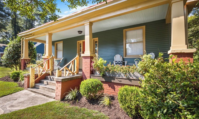 Petersburg Casa | The "Blissful Bungalow” your home away from home.
