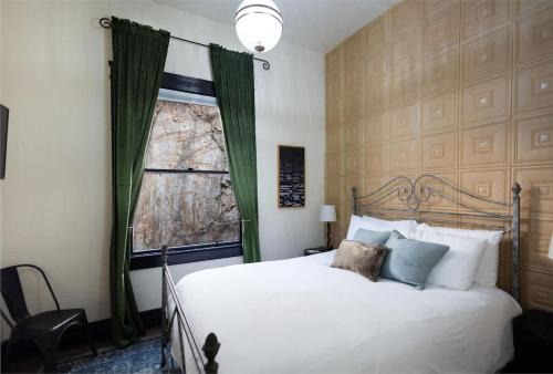 Bisbee Casa | The Block Basic Room - Queen
