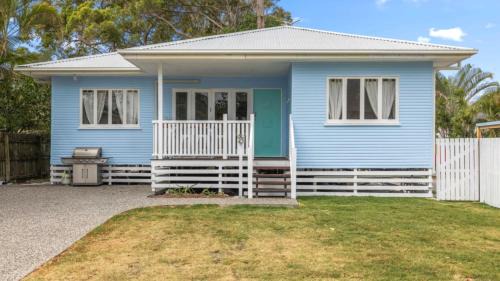 Woorim Casa | The Blue Beachside Bungalow