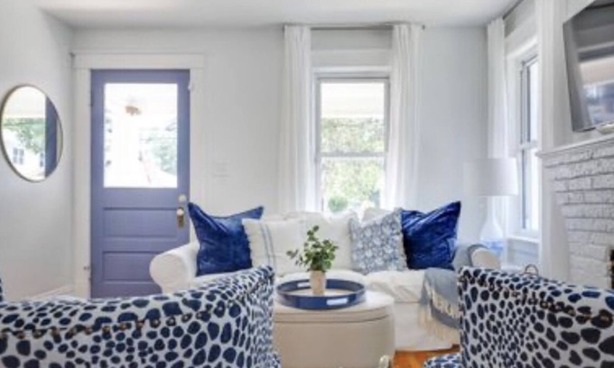 Southwest Raleigh Casa | The Blue Bungalow- NC State, ITB, Cameron Village