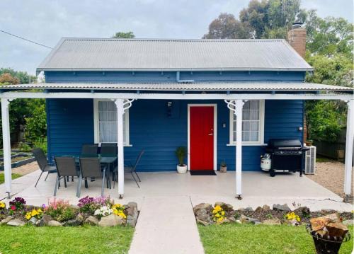Orbost Casa | The Blue Cottage