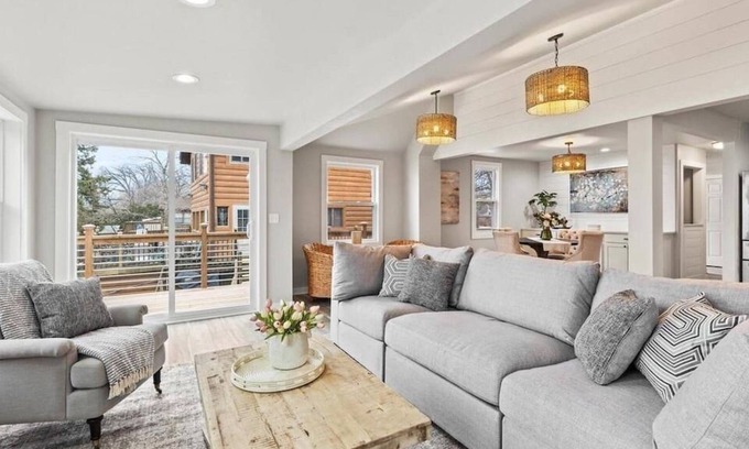 Eagle Lake Casa | The Blue Cottage on Eagle Lake!!!