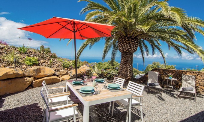 Puntagorda Casa | The BLUE Finca: Modern Canarian-style vacation home with great architecture