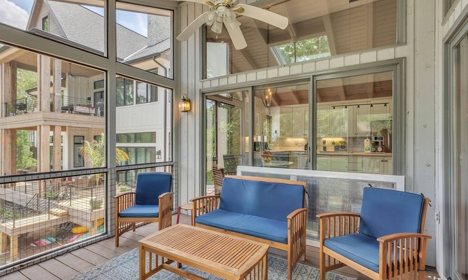 Waleska Casa | The Blue Flamingo (5-Bedroom Home) by RedAwning