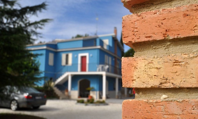 Mirabella Imbaccari Villa | La casa azul en el corazón de Sicilia entre Piazza Armerina y Caltagirone