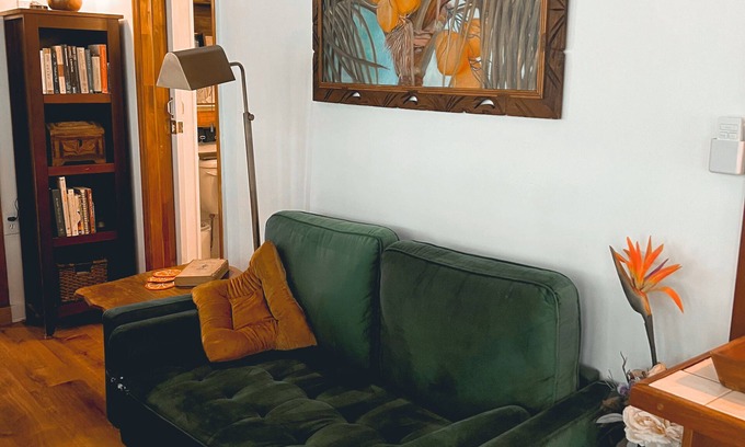 Cross Creek Cabaña | The Blue Heron Hideaway- 2-bedroom cottage in lovely Cross Creek, FL,