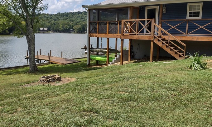 Kelso Cabaña | The Blue Heron - Lake Side Chalet