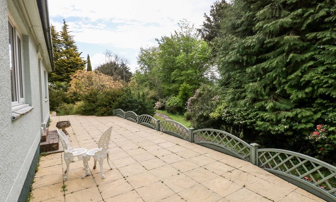 Ebford Casa | THE BLUE HOUSE AT MAGNOLIA LAKE, character holiday cottage in Dawlish