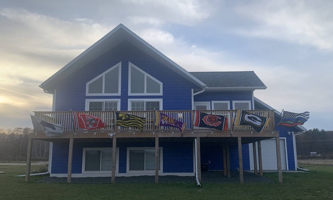 Hayward Casa | The Blue Musky - SxS/ATV/Snowmobile Trails, Golfers, Hunters Welcomed