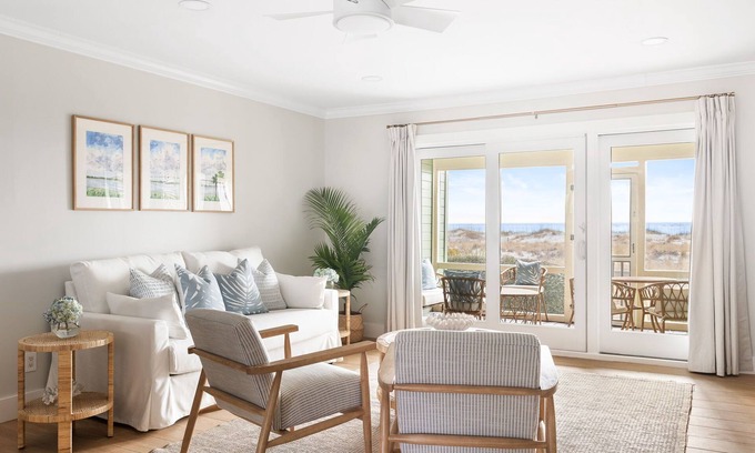 Isle of Palms Villa | The Blue Palm Oceanfront Mariner's Walk 2B Wild Dunes Isle of Palms, SC