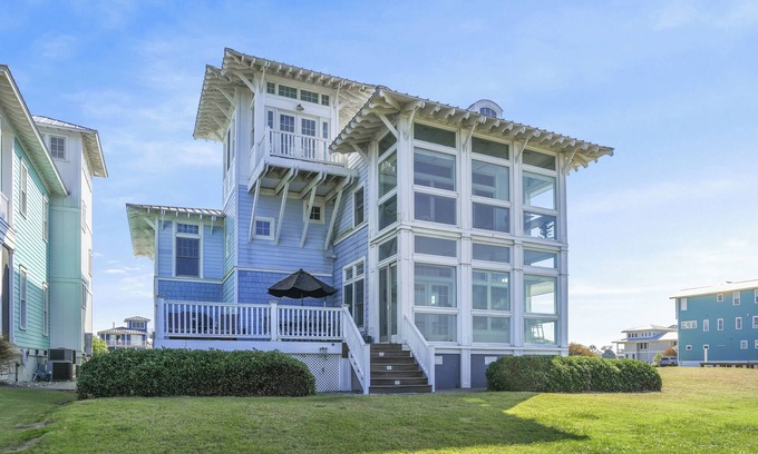Cape Charles Casa | The Blue Pearl - luxurious beachfront living!