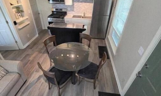 Des Moines Condominio | The Blue Ribbon Duplex