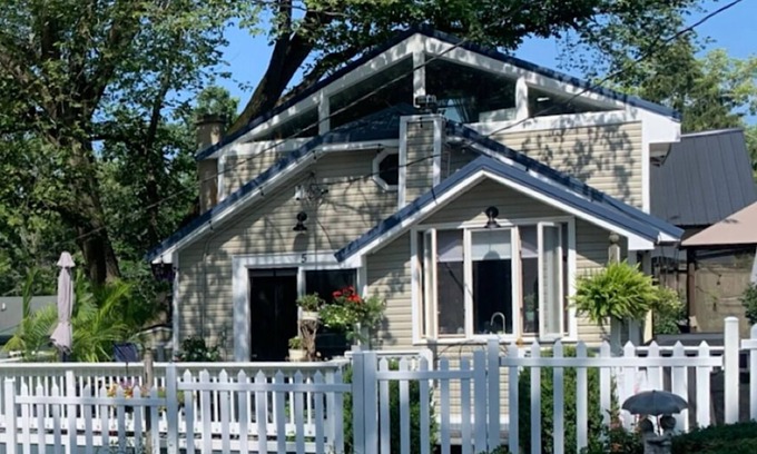 Antioch Cabaña | The Blue Roof Cottage @ Cottages on Petite Lake