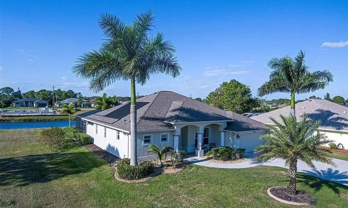 Long Meadow Casa | The Blue Sapphire Private Home