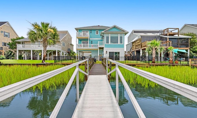 Ocean Isle Beach Casa | The Blue Whale Inn
