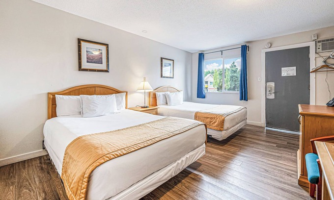 Regional District of Nanaimo Hotel | The Bluebird Motel