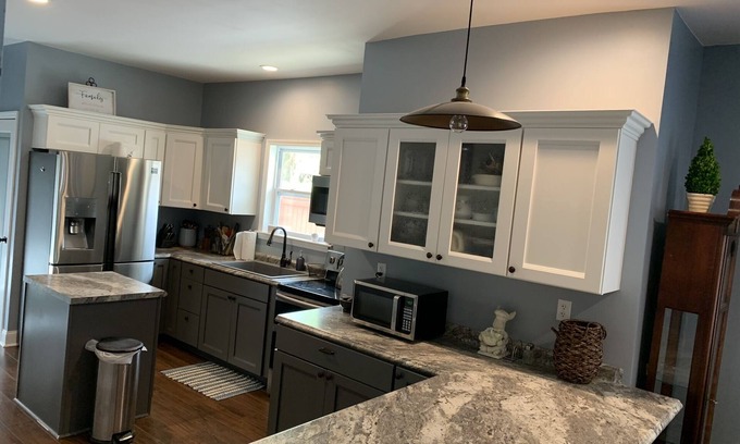 Ashland Casa | The Bluegrass Bungalow: Newly Constructed Sleeps 6: 3 beds 1.5bath. One Level.