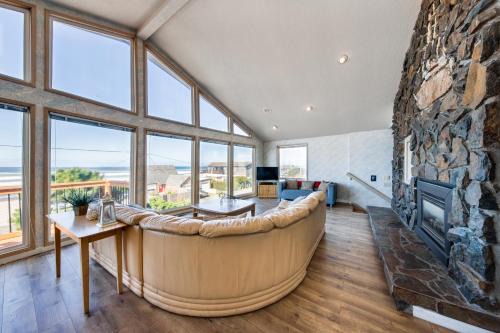 Roads End Casa | The Boat House Retreat