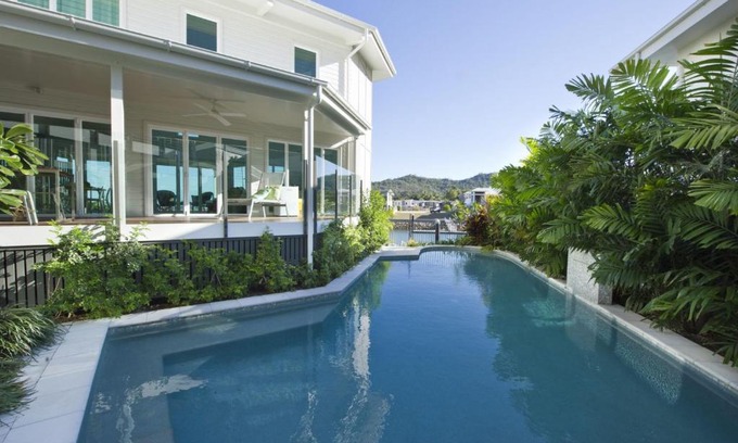 Nelly Bay Casa | The Boathouse