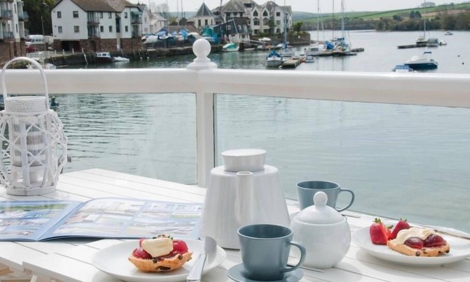 Kingsbridge Casa | The Boathouse