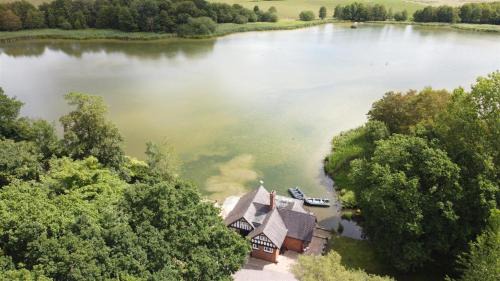 Lichfield Casa | The Boathouse