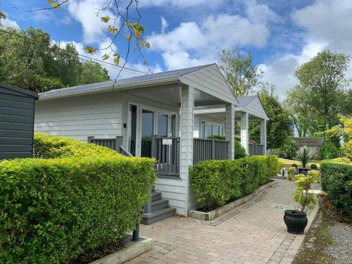 Enniskillen Casa | The Boatyard Glamping Lodges-Fairline Lodge