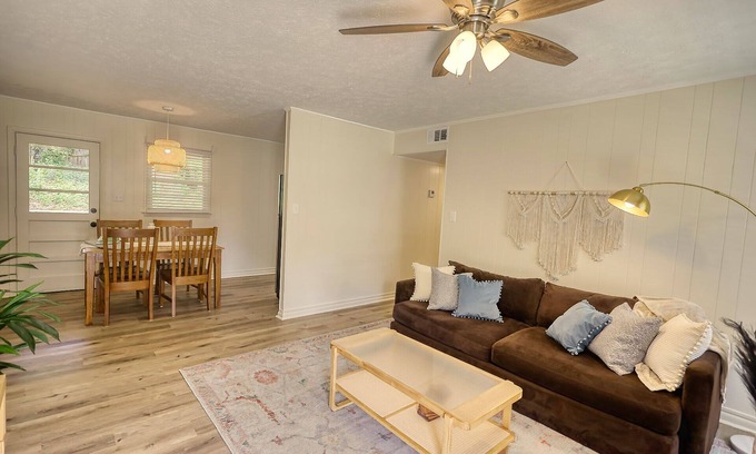 Covington Casa | The Bohemian- 1/2 mi from the Covington Square