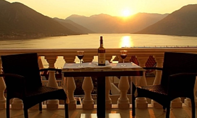 Dobrota Apartamento | The 'Boka View' Sleeps 4 (2 Bedroom)