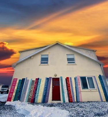 Hellissandur Apartamento | The Bookstore Family Apartment