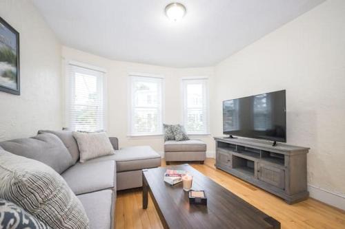 Allston Apartamento | The Boston Rental - Multiple Floorplans