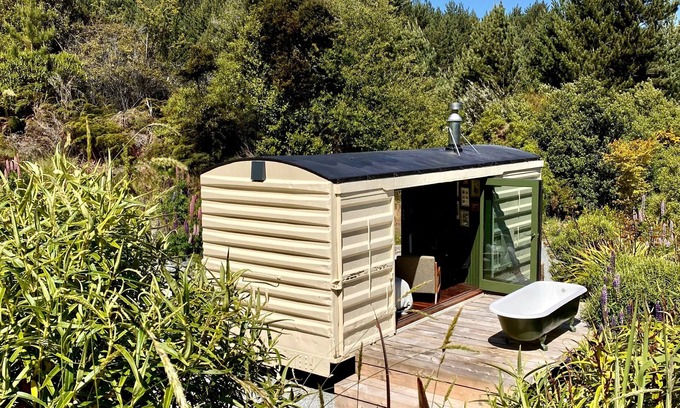 Closeburn Cabina | The Box Car (Outdoor Private Bath)