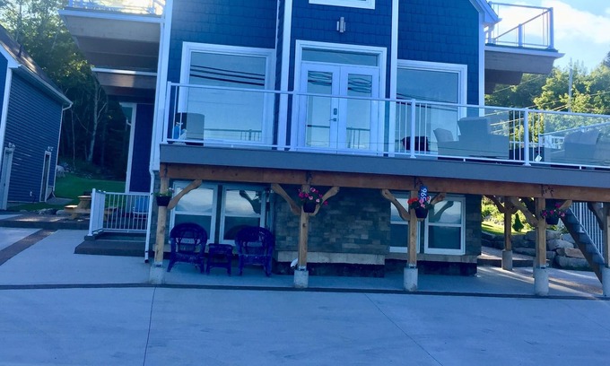 Fox Point Casa | The Breathtaking Foxpoint Wharf
