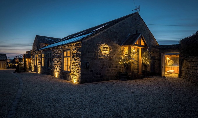 North Rigton Cabaña | THE BREW HOUSE, pet friendly, luxury holiday cottage in Harrogate