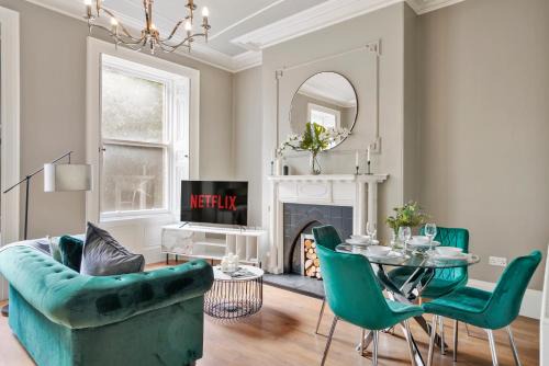 Wakefield Apartamento | The Bridgeton in Wakefield Apartment - Parking