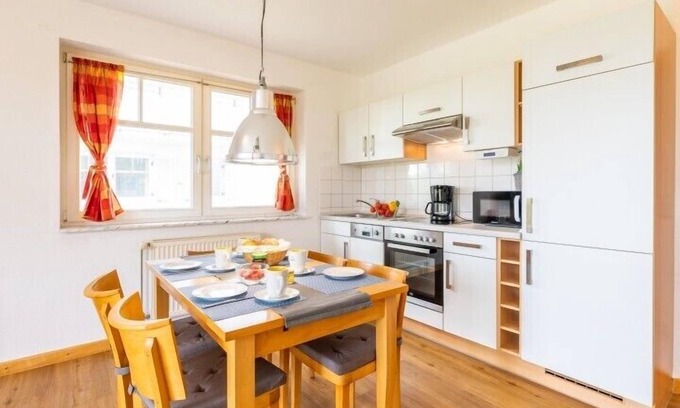 Juliusruh Apartamento | The bright and modern apartment has a living space of approx.