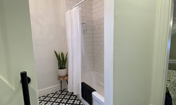 Marshland Casa | The Broadway Exchange
