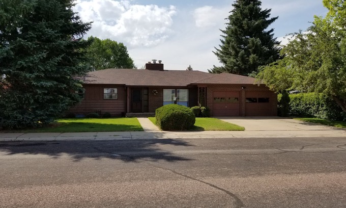Laramie Casa | "The Brown House" ... Perfecto para todas las cosas de Laramie y más allá