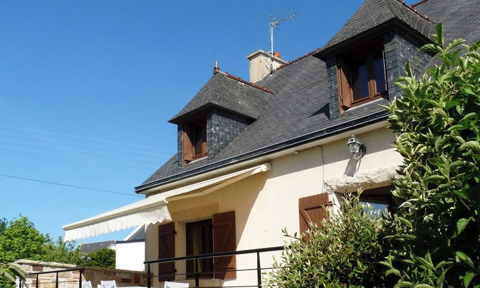 Morgat Casa | Las Bruyères, Morgat. Casa para 9 personas, 6 adultos, 3 niños y un bebé.