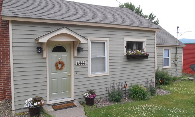 Trempealeau Casa | La casa de 1 dormitorio Bungaleau en lindo Rivertown