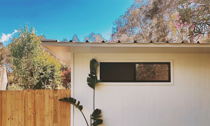 Bundeena Casa | The Bungalow - A walk away from the beach