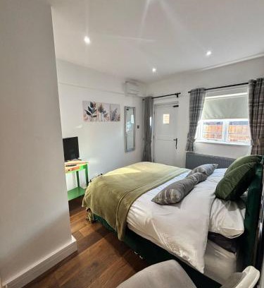 Lichfield Casa | The Bungalow