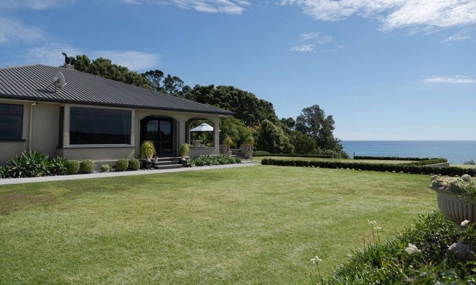 Pitone Casa | THE BUNGALOW - SLEEPS 19